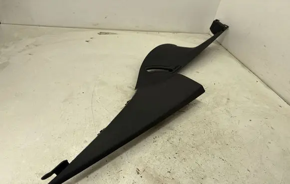 Chevrolet Camaro (C) pillar trim 84753708 84753709 23368061