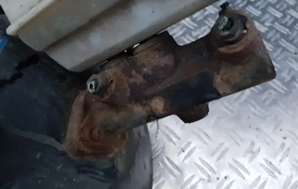 Renault Laguna I Master brake cylinder