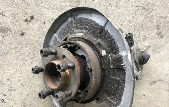 BMW X6 E71 Rear wheel hub 33506776376 14532410 6776376