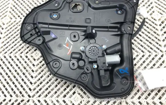 Mazda 2 Rear door window regulator with motor DA6C7397X