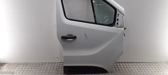 Renault Trafic III (X82) Front door