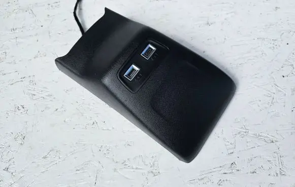 Peugeot 2008 II USB socket connector 9824732180