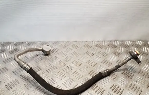 Volvo V40 Air conditioning (A/C) pipe/hose