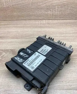 Volkswagen PASSAT B3 Engine control unit/module ECU 443907311D 0261200271