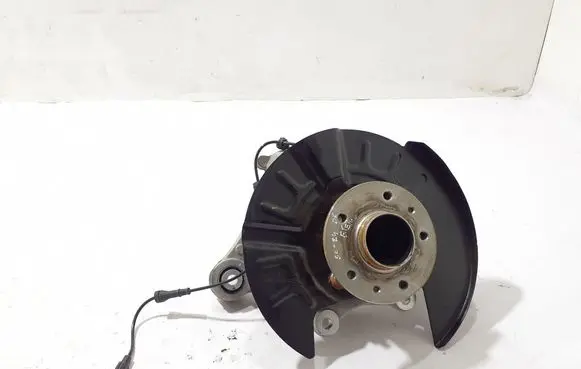 Rear wheel hub