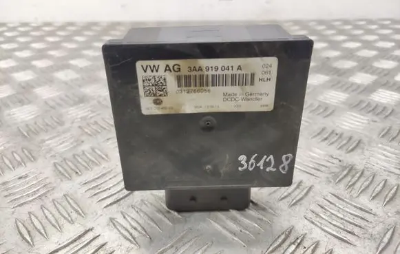 Volkswagen Touran II Power management control unit 3AA919041A