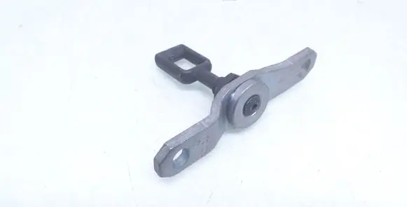 Volkswagen Touareg I Rear glass lock/latch 7L6845137B
