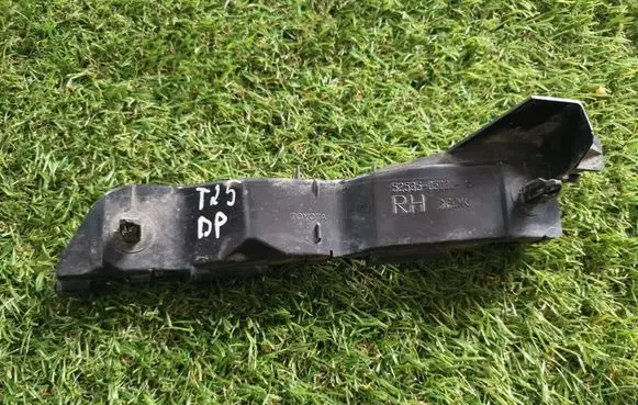 Toyota Avensis T250 Front bumper mounting bracket 5253505020