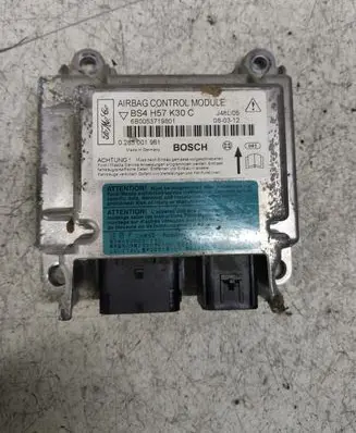 Mazda 3 I Airbag control unit/module 0285001961