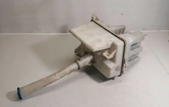 Toyota Verso Windshield washer fluid reservoir/tank A3E03