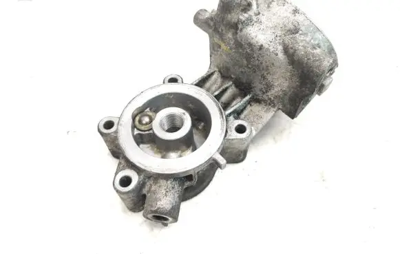 Nissan Pathfinder R51 Oil filter mounting bracket