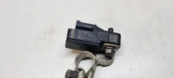 Peugeot 5008 II Battery relay fuse 9838135480