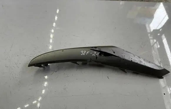 Mitsubishi L200 Other center console (tunnel) element 8011A384ZZ