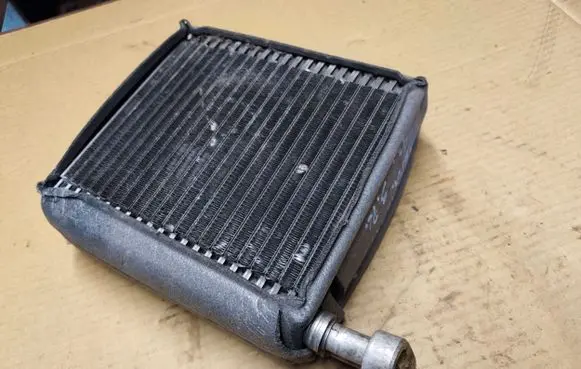 Jeep Cherokee III KJ Air conditioning (A/C) radiator (interior) 
