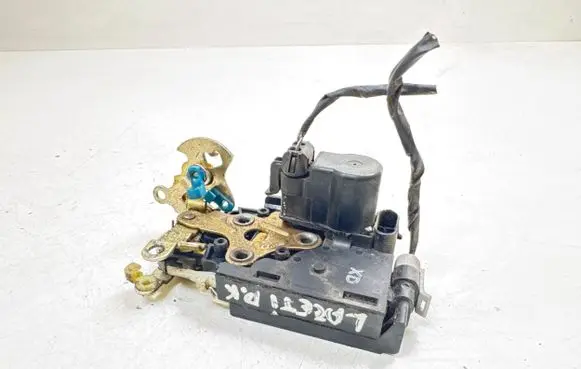 Chevrolet Lacetti Front door lock