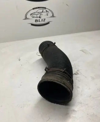 Volkswagen Transporter - Caravelle T4 Intercooler hose/pipe 074129627