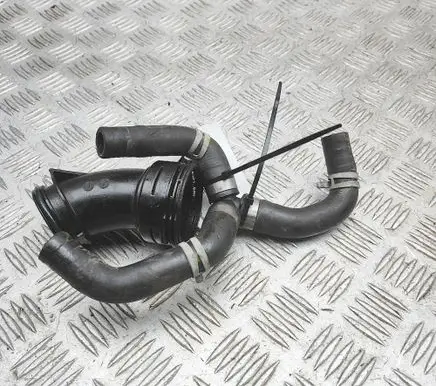 Volvo XC90 Engine coolant pipe/hose 31493282