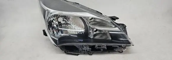Toyota Yaris Headlight/headlamp