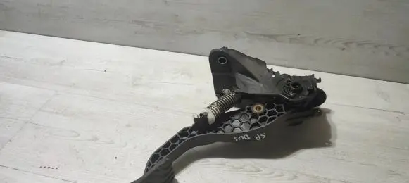 Dacia Duster II Clutch pedal