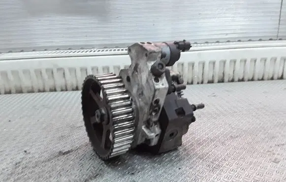 Renault Espace - Grand espace IV Fuel injection high pressure pump 8200108225 0445010075