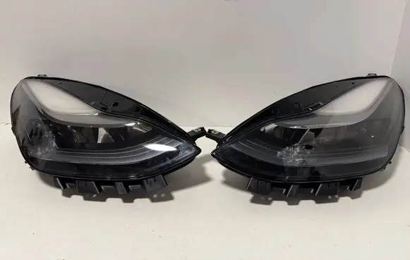 Tesla Model 3 Headlights/headlamps set 151495200D 151495200 1514952