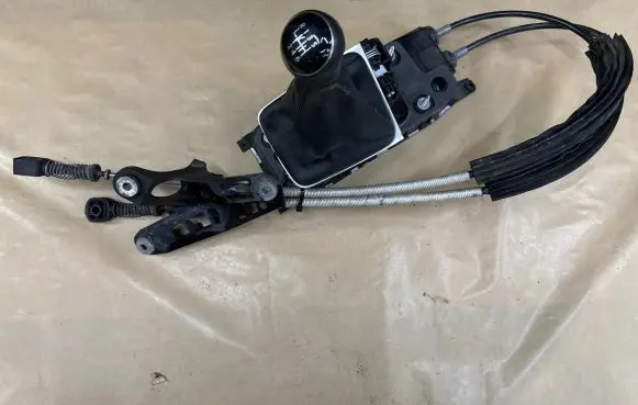 Volkswagen Golf VII Gear shifter/selector 5Q0711061E
