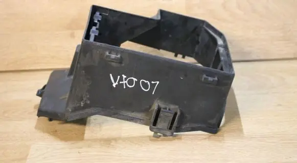 Volvo V70 Fuse box cover 9452548