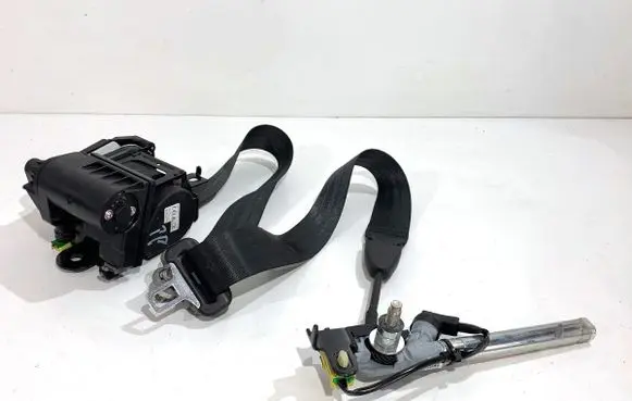 Honda CR-V Front seatbelt 