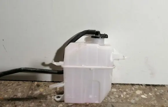 Lexus ES 250 - 300 - 330 Coolant expansion tank/reservoir