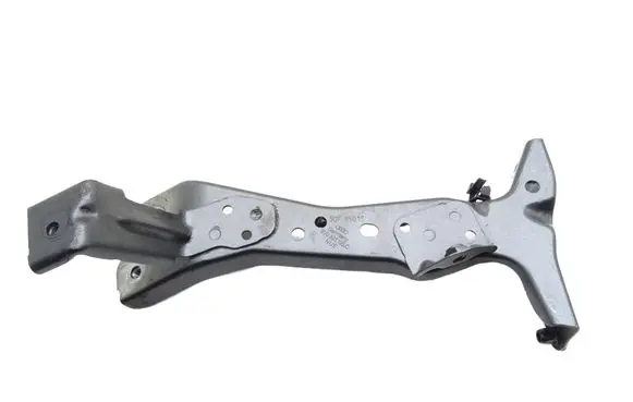 Audi A3 S3 8V Fender mounting bracket 8V0821135C