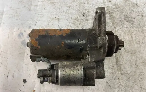 Volkswagen Touran I Starter motor 1005831311