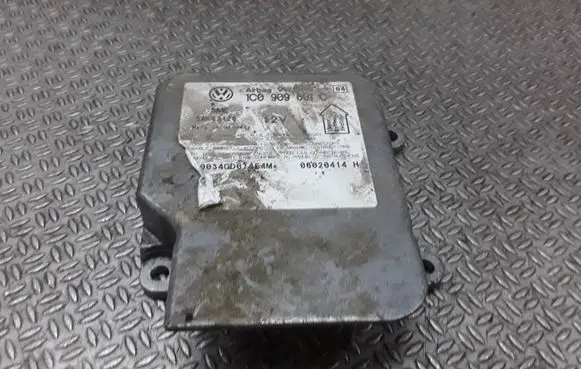 Skoda Fabia Mk1 (6Y) Airbag control unit/module 1C0909601C
