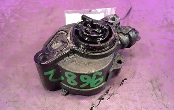 Ford Focus C-MAX Vacuum pump