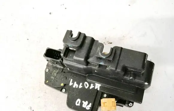 Chevrolet Captiva Front door lock