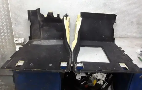 Mercedes-Benz A W169 Front floor carpet liner A1696804540