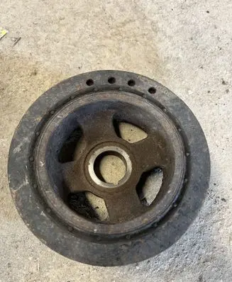 Mitsubishi Carisma Crankshaft pulley