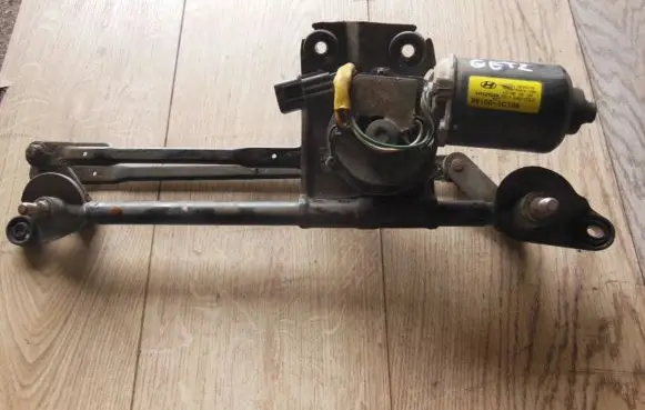 Hyundai Getz Front wiper linkage and motor 981001C100