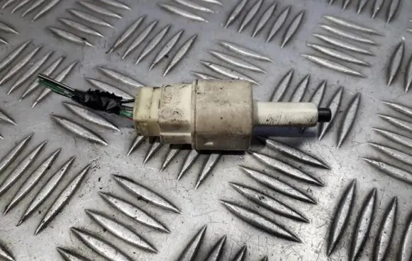 Toyota Avensis T250 Brake pedal sensor switch