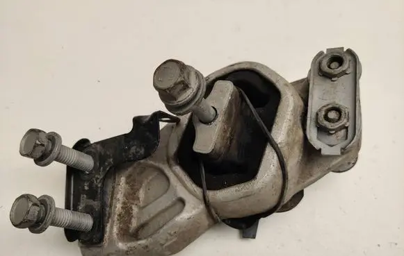 Ram 1500 DT Engine mount bracket 782AC