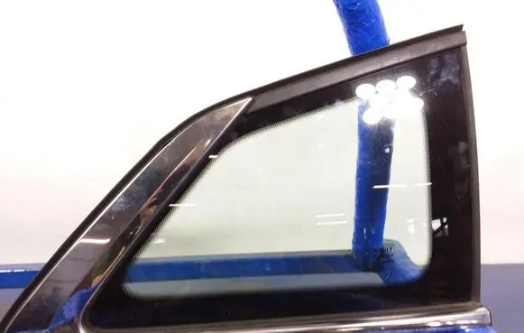 Renault Megane IV Rear side window 