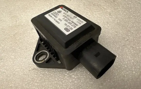 Audi A6 S6 C6 4F ESP acceleration yaw rate sensor 4F0907637