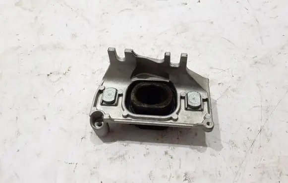 Dacia Duster II Engine mount bracket 112220744R