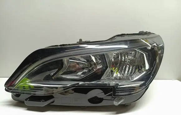 Peugeot 3008 II Headlight/headlamp 9810478180