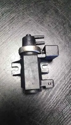 BMW 5 E60 E61 Vacuum valve 72279600