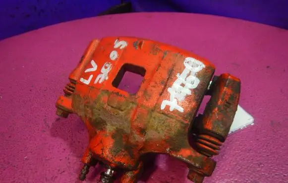Front brake caliper