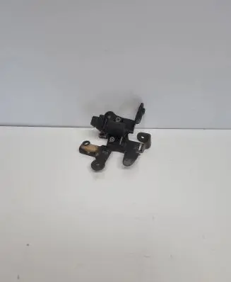 Vacuum valve