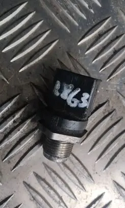Mercedes-Benz B W245 Fuel pressure sensor 