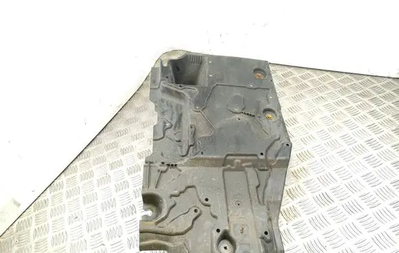 Center/middle under tray cover