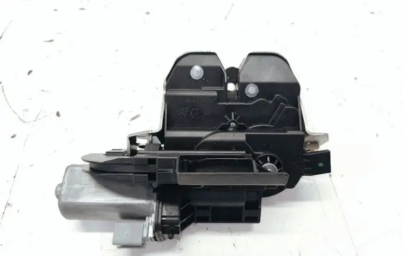 Volkswagen Touareg II Tailgate/trunk/boot lock/catch/latch 7P0827505K