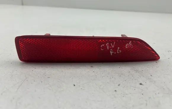 Honda CR-V Rear tail light reflector P6368R
